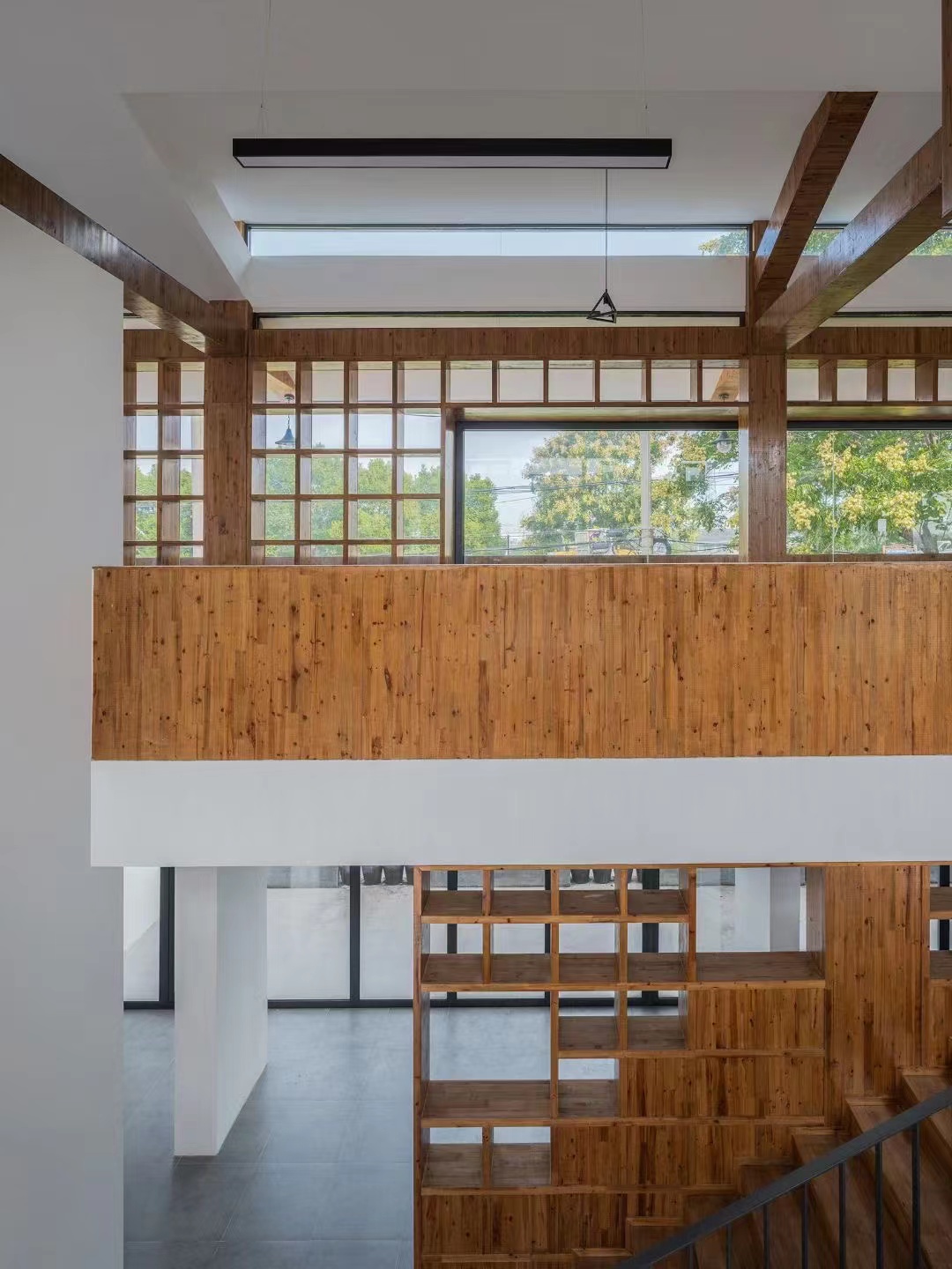 太仓纯木防腐木胶合木隔断 中式风隔断